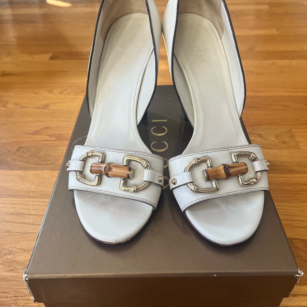 Gucci White and Gold Heels with Horsebit Detail